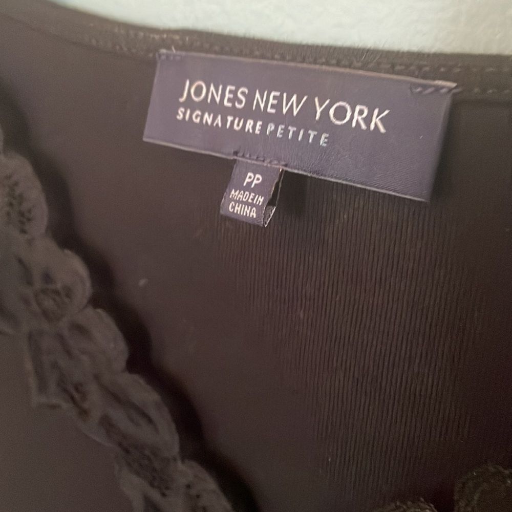 Bundle (3) New York Signature Petite Lace V-Neck Tops - PP-Good Condition - Picture 8 of 11